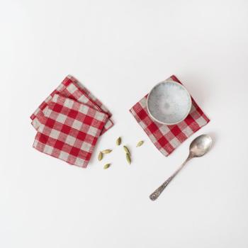 Coasters roșii 4 buc. din material textil Red Gingham – Linen Tales