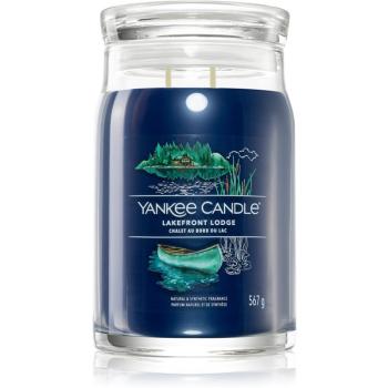 Yankee Candle Lakefront Lodge lumânare parfumată Signature 567 g