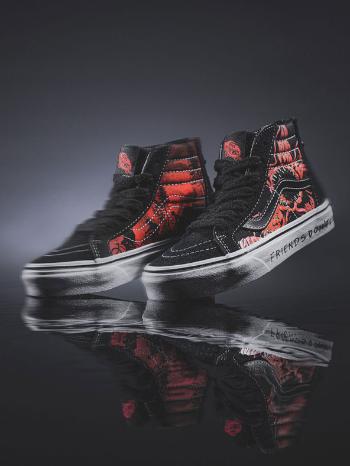 Vans Vans X Stranger Things Sk8-Hi Zip Teniși pentru copii Negru