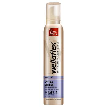 Wella Spumă de fixare extra puternică pentru creșterea volumului Wellaflex 2nd Day Volume (Mousse) 200 ml