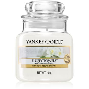 Yankee Candle Fluffy Towels lumânare parfumată Clasic mediu 104 g