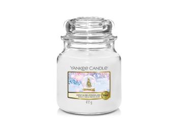 Yankee Candle Lumânare aromatică Classic medie Snow Globe Wonderland 411 g