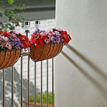 Cos de plante pentru balcon