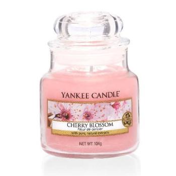 Yankee Candle Lumanare parfumată Classic mică Cherry Blossom 104 g