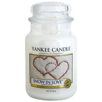 Yankee Candle Snow in Love lumânare parfumată Clasic mediu 623 g