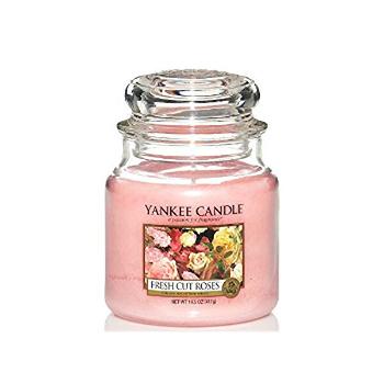 Yankee Candle Lumânare aromatică Classic medie Fresh Cut Roses 411 g