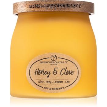 Milkhouse Candle Co. Sentiments Honey & Clove lumânare parfumată 454 g