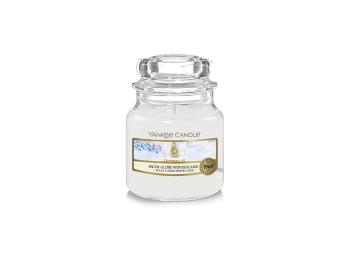 Yankee Candle Lumânare aromatică Classic mica Snow Globe Wonderland 104 g