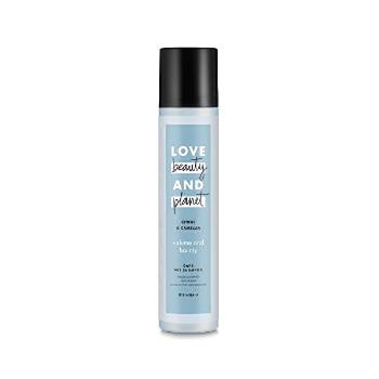 Love Beauty and Planet Șampon uscat pentru volumul părului fin Citrice si Camelie(Volume &amp; Bounty Dry Shampoo) 245 ml