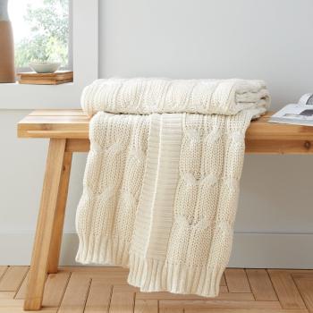 Pătură albă/bej tricotată 130x170 cm Chunky Marl Knit – Catherine Lansfield