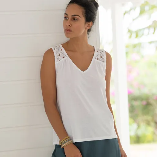 Partea de sus cu macramé și crăpătură la spate