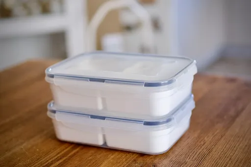 Prim borcan cu sigiliu, împărțit 1 l