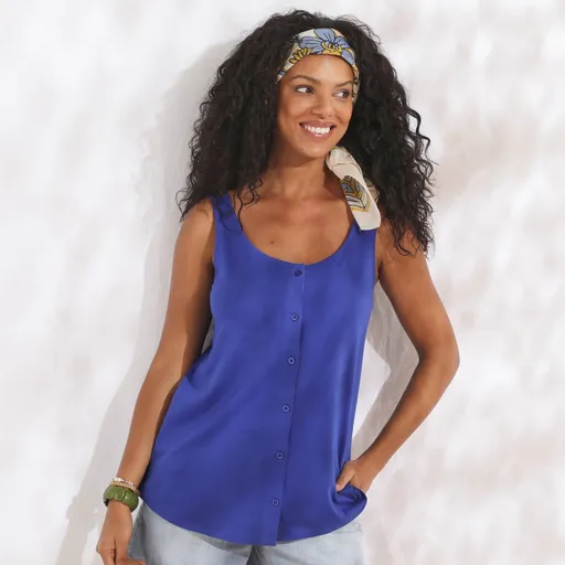 Top de culoare solidă cu nasturi