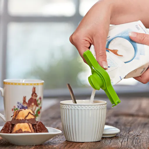 Clips cu orificiu de scurgere