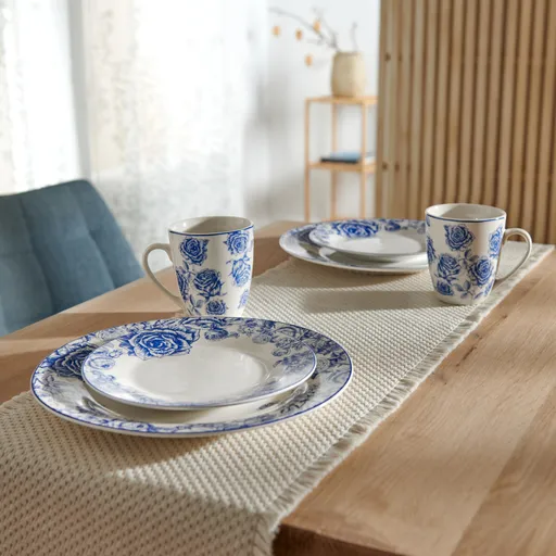 Ceașcă cu trandafiri