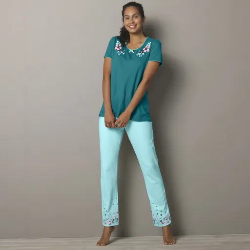 Pantaloni lungi de pijama cu imprimeu floral la capetele picioarelor