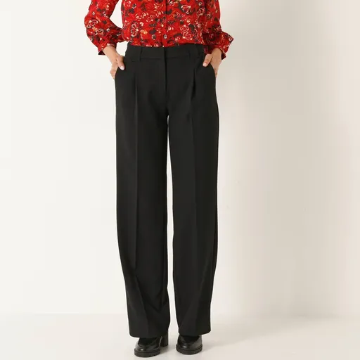 Pantaloni largi, lejeri