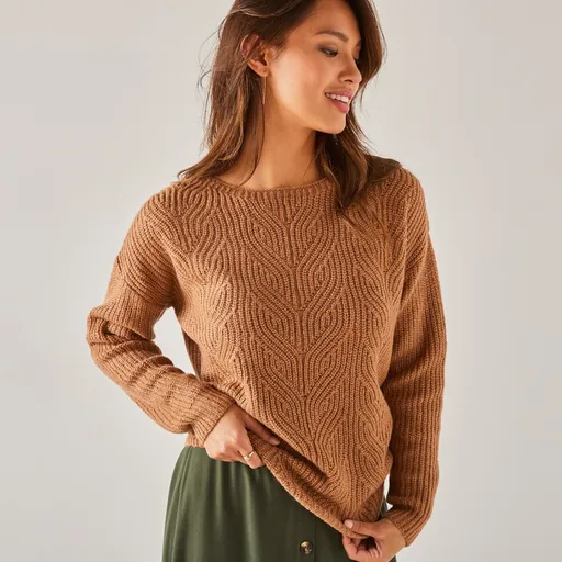 Pulover cu gât rotund și mâneci lungi pentru o siluetă mică