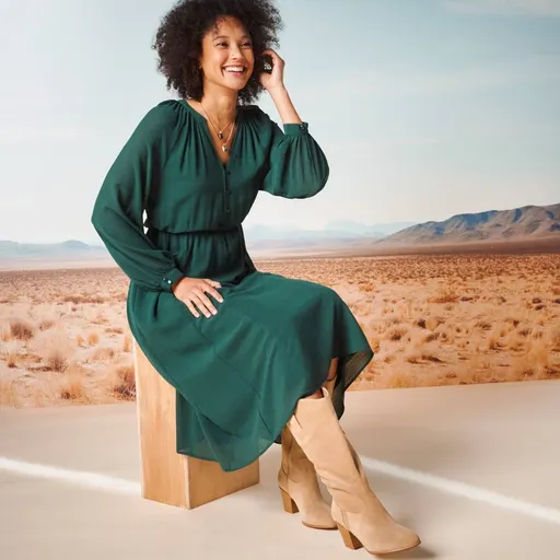 Rochie midi evazată cu mâneci lungi