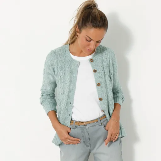 Pulover cu nasturi și model împletit