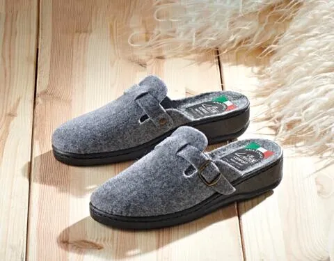 Papuci călduroși de casă