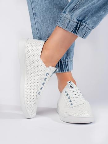 Frumoși adidași albi pentru femei