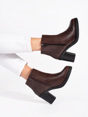Botine maro la modă pentru femei cu toc lat