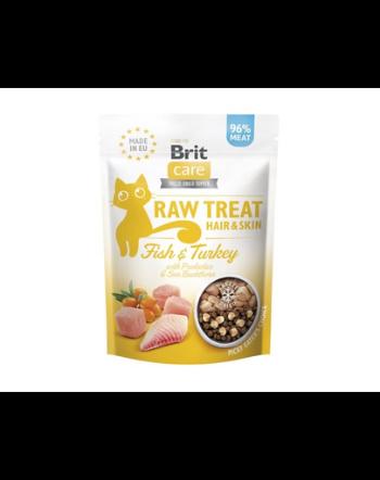 BRIT Care Raw Treat Freeze Dried Hair Skin Cat 40 g recompensa liofilizata din peste si curcan cu probiotice pentru pisici