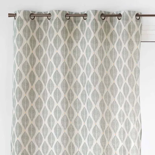 Perdea cu ochiuri și imprimeu cu frunze, detalii metalice