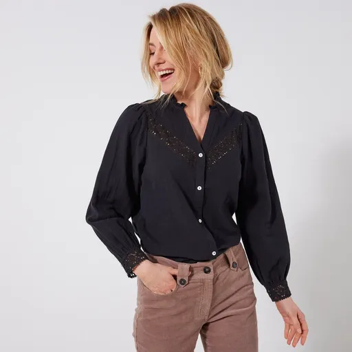 Bluză cu nasturi cu macramé