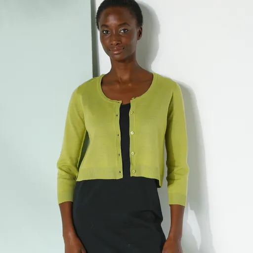 Bolero tricotat cu nasturi, cu mâneci 3/4