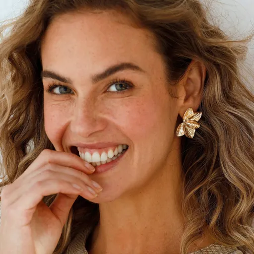 Cercei în formă de petală