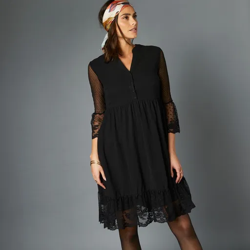 Rochie cu dantelă și mâneci 3/4