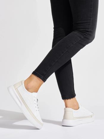 Frumoși adidași cu platformă albă pentru femei