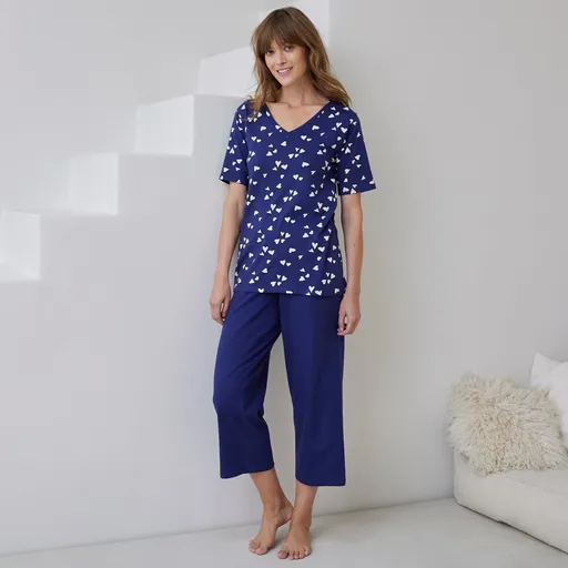 Pijama cu pantaloni 3/4, imprimeu cu inimioare