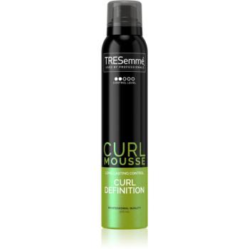 TRESemmé Botanique Cactus Water & Coconut spumă de styling pentru păr creț 200 ml