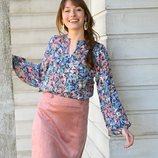 Bluză cu volan pe umeri, voal jacquard