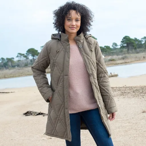 Jacheta lungă matlasată cu glugă