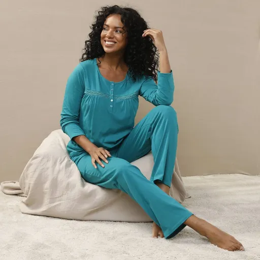 Pijama cu pantaloni lungi și macramé