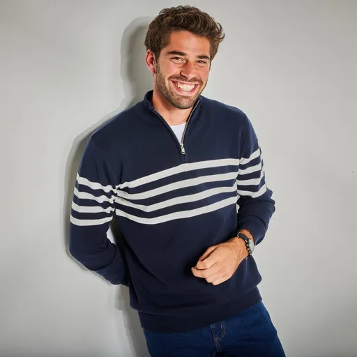 Pulover cu dungi și guler cu fermoar