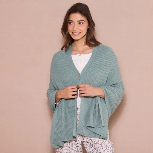 Poncho tricotat cu model simplu