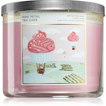 Bath & Body Works Pink Petal Tea Cake lumânare parfumată 411 g