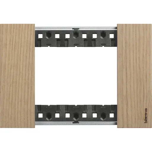Rama ornament 3 module Bticino Living Now KA4803LM, stejar