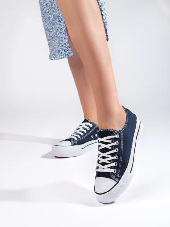 Adidași frumoși pentru femei fără toc