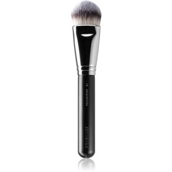 BrushArt Professional B1 Flat foundation brush pensula pentru aplicarea produselor cu consistenta lichida sau cremoasa B1 1 buc