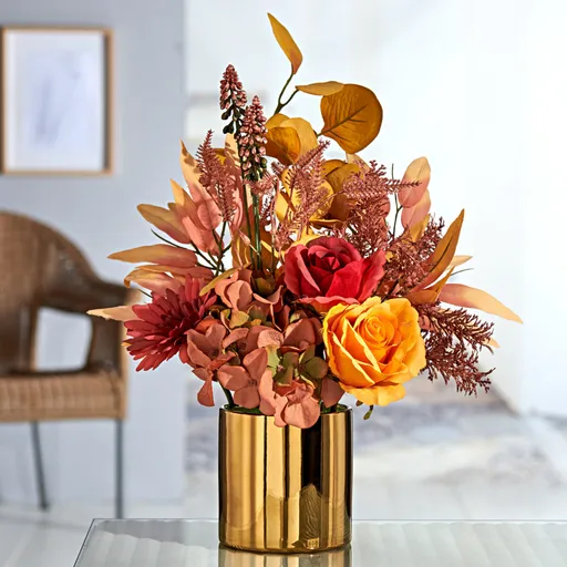 Aranjamente într-un vas de aur