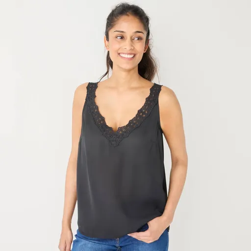 Top de culoare uni cu decolteu în V și dantelă