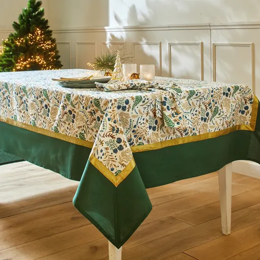 Față de masă cu motive forestiere