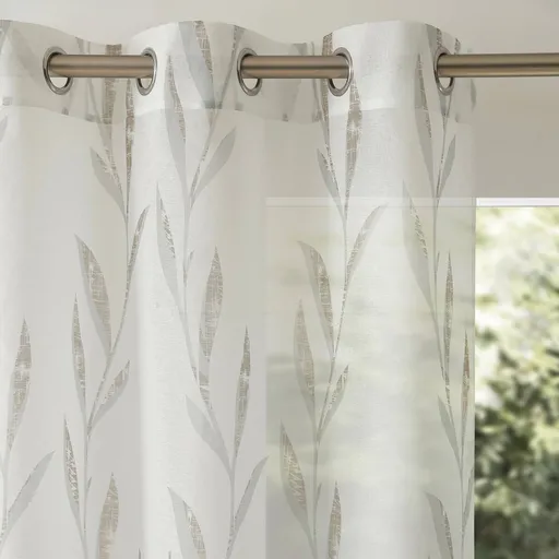 Perdea din voal cu imprimeu floral și garnitură cu ochiuri