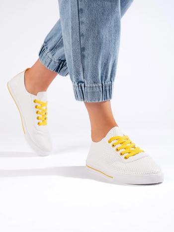 Adidași albi trendy pentru femei